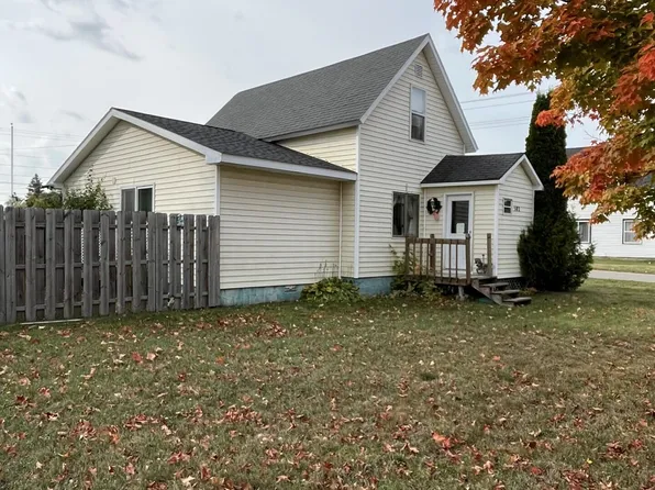 502 E McMillan Ave, Newberry, MI 49868