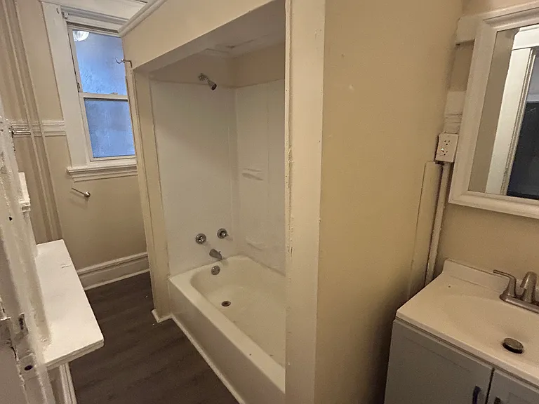 2048 State St — Photo 3