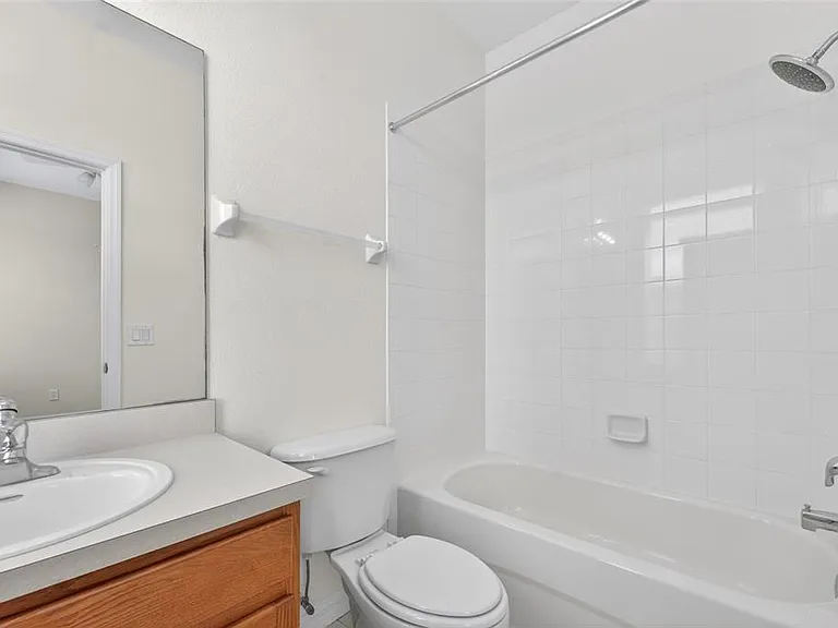 216 Deepcove Rd — Photo 25