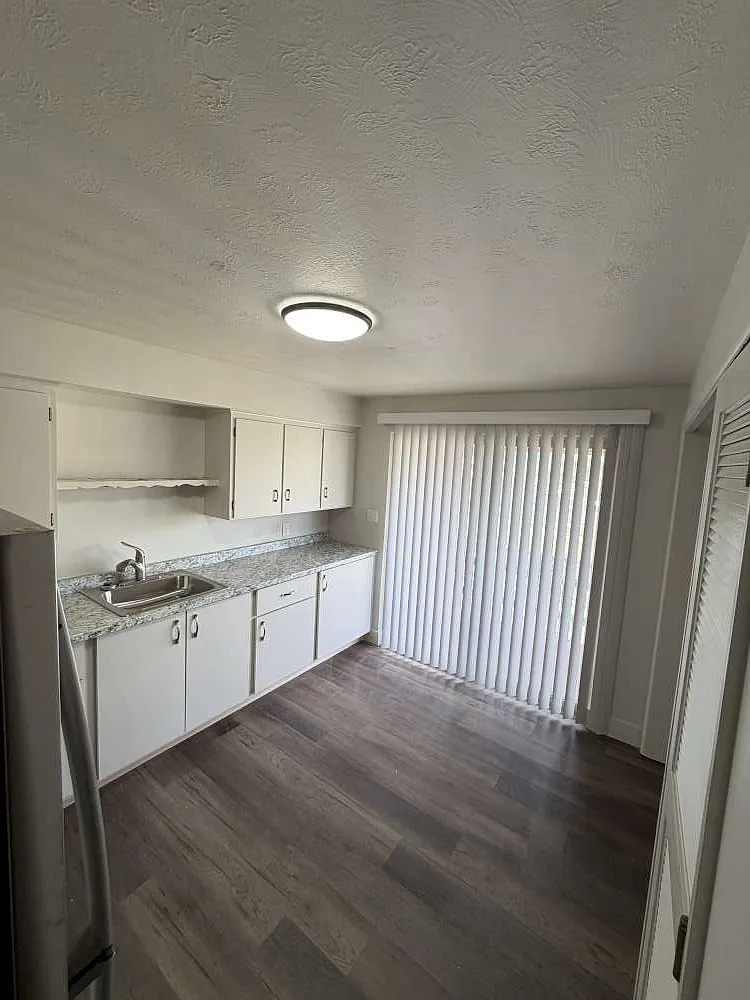 2 bed, 750 sqft, $1,000 — Photo 3