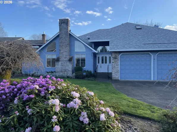 325 N Peacock Ct, Newberg, OR 97132