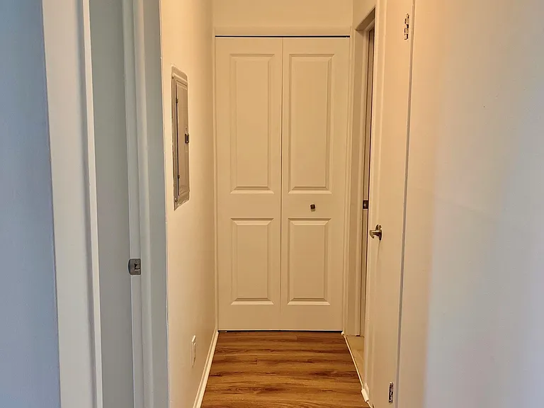 Falcon Crest Apartments — Photo 11