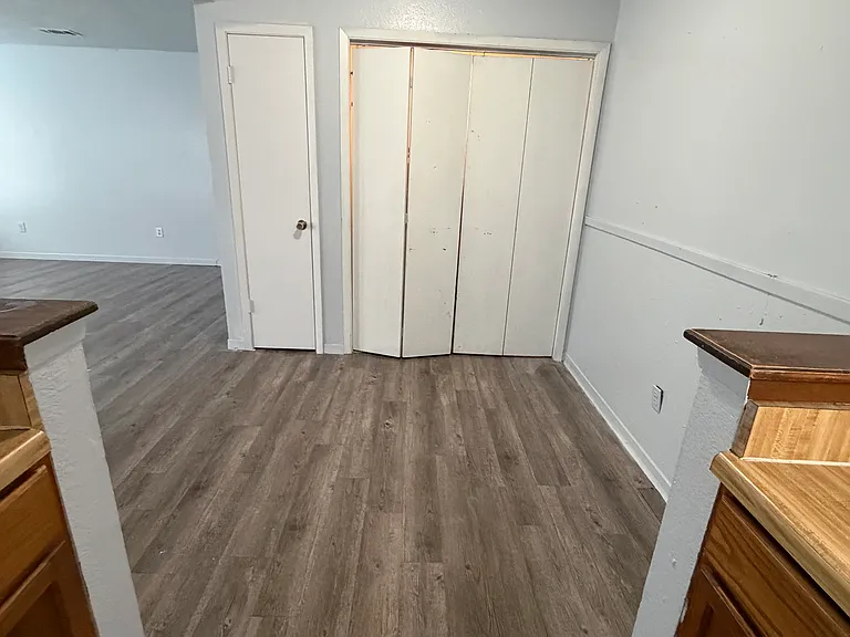 320 S Center St #108 — Photo 3