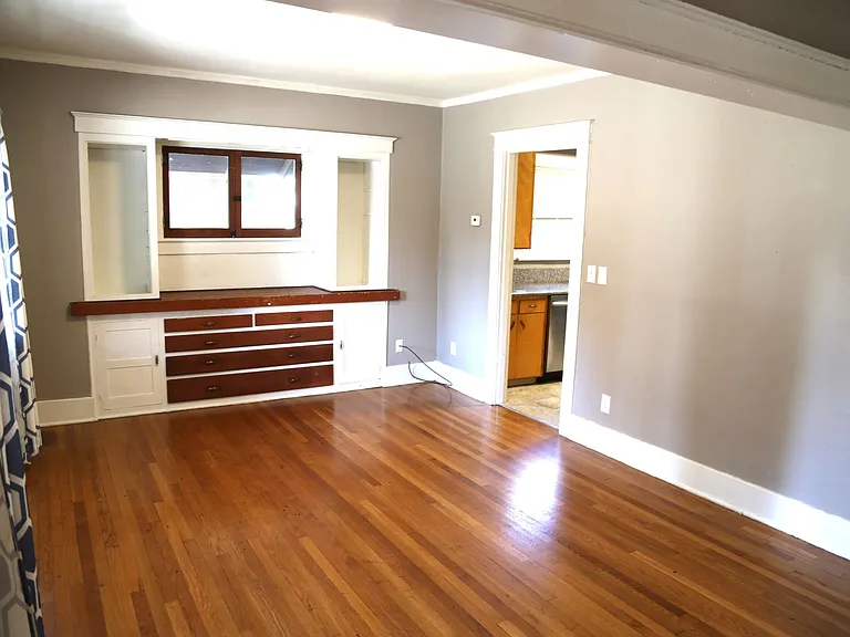 955 NW Van Buren Ave — Photo 8