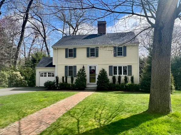 24 Standish Rd, Wellesley, MA 02481
