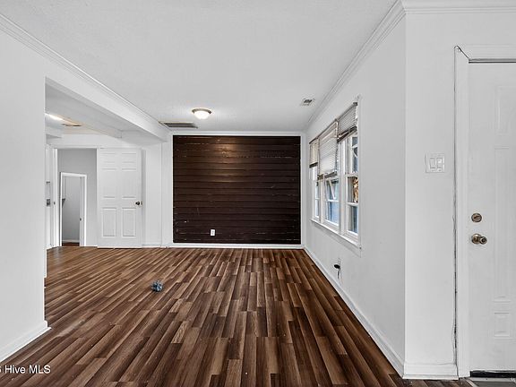3rd image of 212 Winslow Circle