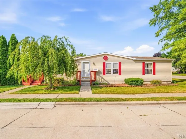 32707 Church St, Rockwood, MI 48173
