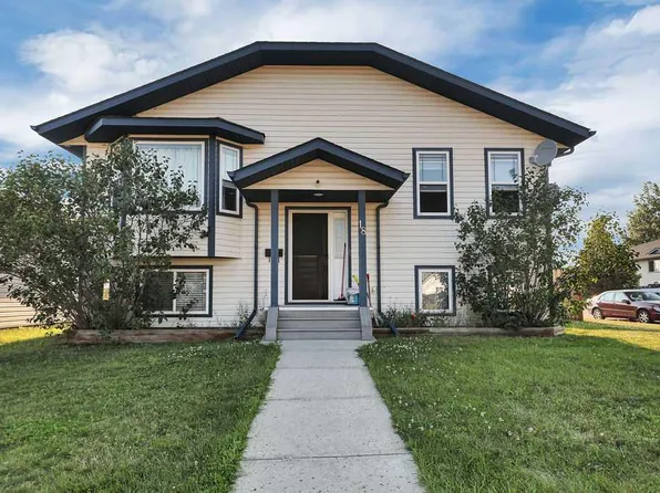 18 E Plumtree Cres, Blackfalds, AB T4M 0E1