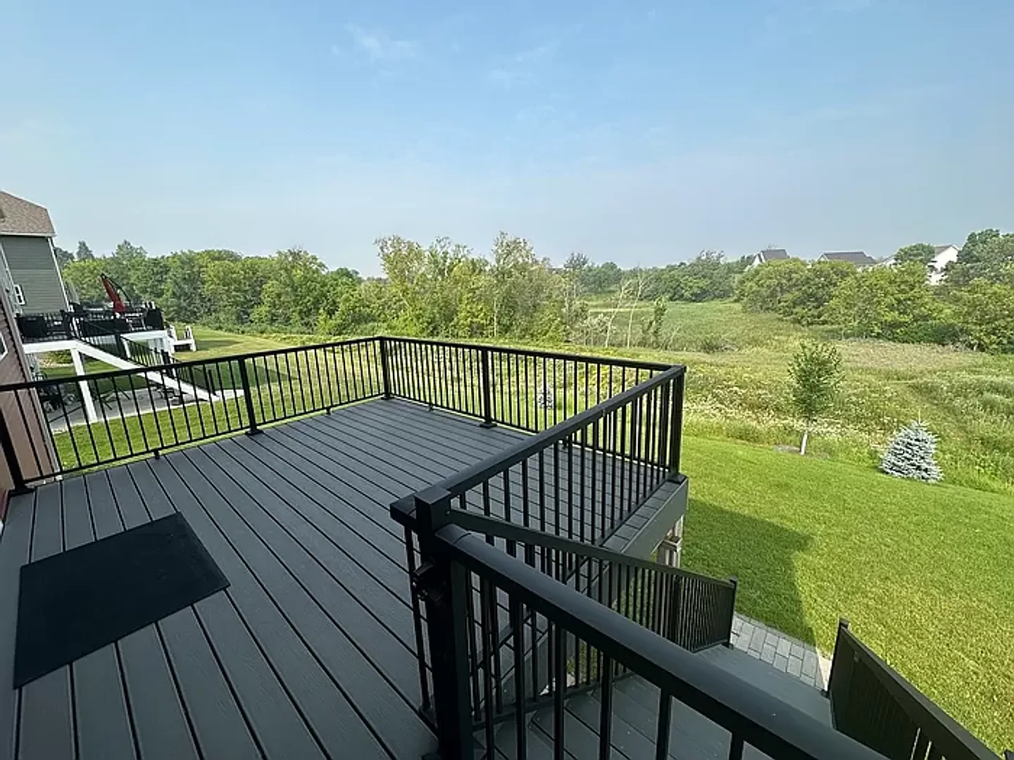 Gorgeous 5 Bedroom, 3.5 Bath Single Family Home w/Sun Deck! — Photo 3