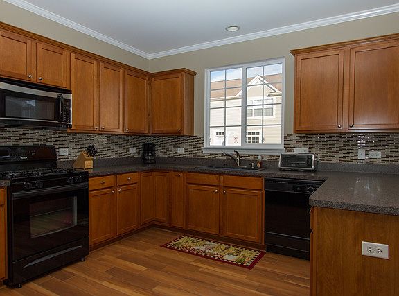 2nd image of 1695 Deerpoint Dr