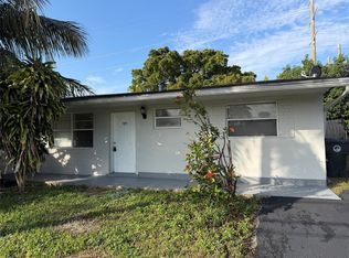 1975 SW 70th Way, Pompano Beach, FL 33068
