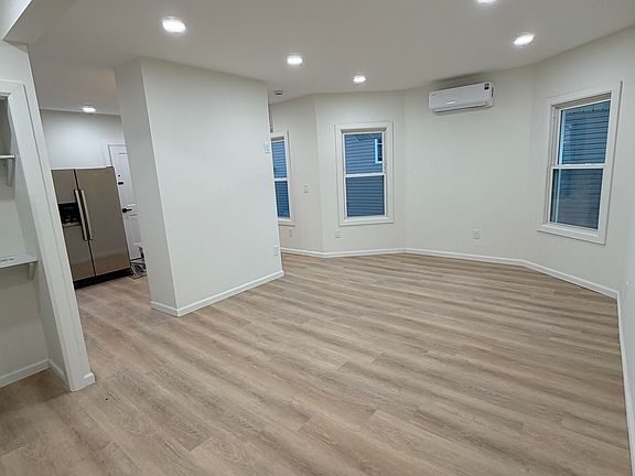 5th image of 60 Prospect Ter #2