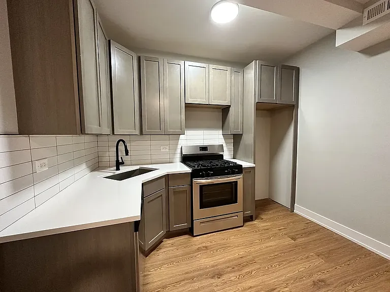 2307 S Trumbull Ave #G — Photo 6