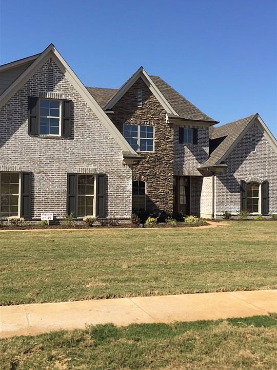 1st image of 270 Breezy Loop