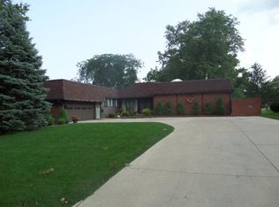 4 Carriage Ln, Danville, IL 61832