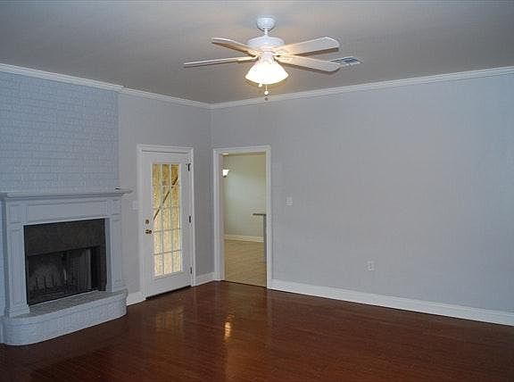 2nd image of 407 Lancaster Dr