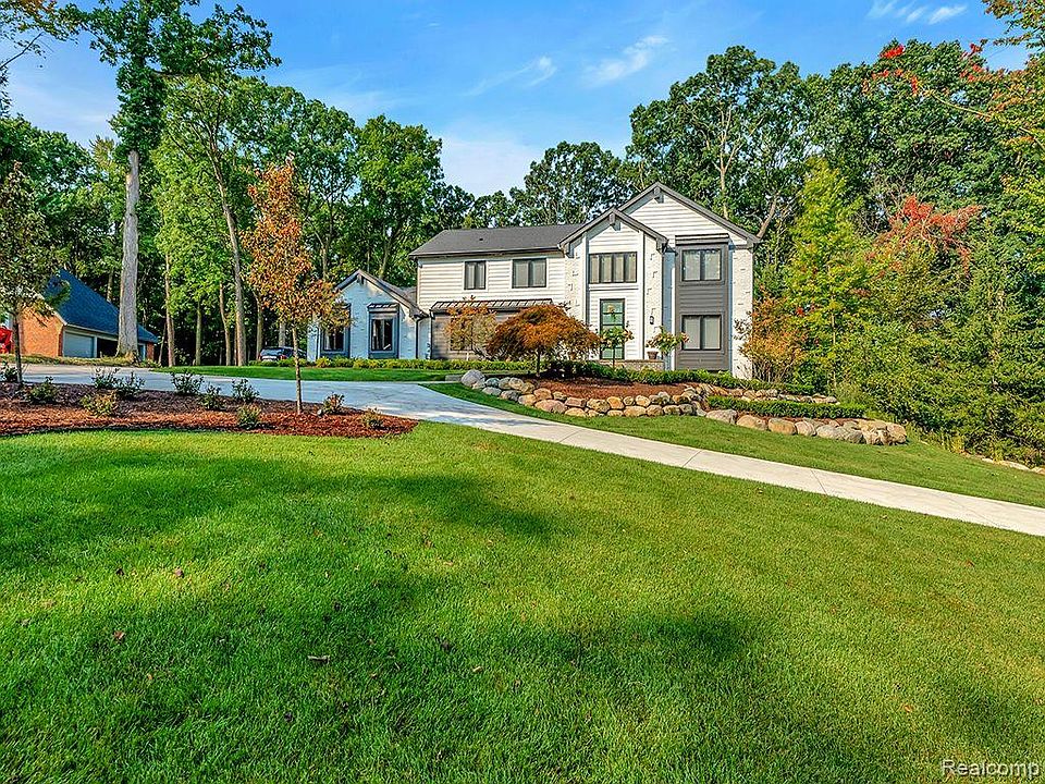 1st image of 175 Manorwood Dr