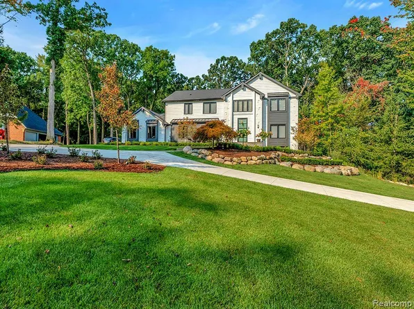 175 Manorwood Dr, Bloomfield Hills, MI 48304