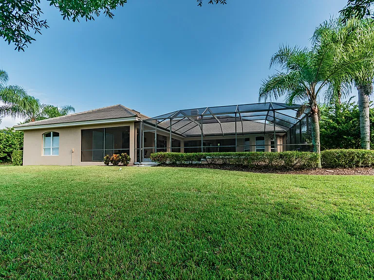 1107 Oxbridge Dr — Photo 10