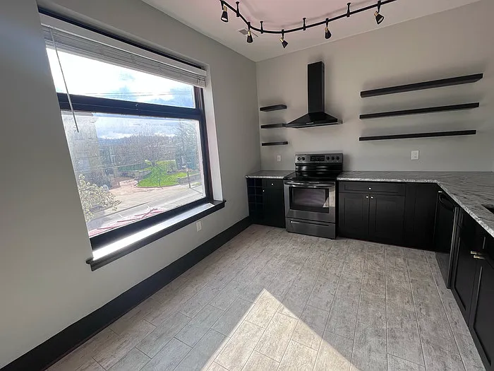 1025 Scott St #2 — Photo 7