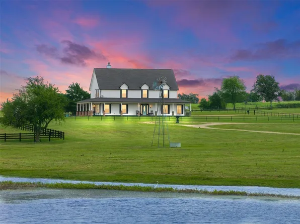 1725 Stokes Rd, New Ulm, TX 78950
