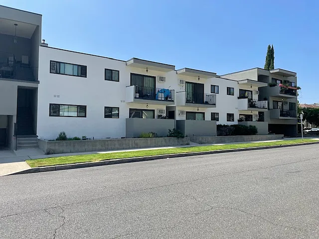 638 E Angeleno Ave #C