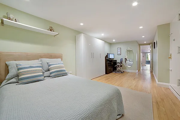 Sold by Keller Williams NYC | media 7