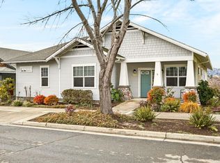 843 Plum Ridge Dr, Ashland, OR 97520