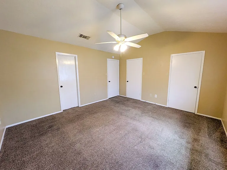 2700 N 16th St #21 — Photo 14