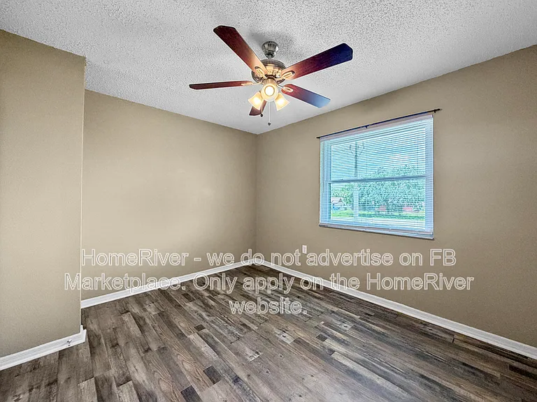 404 Hunter Cir — Photo 10
