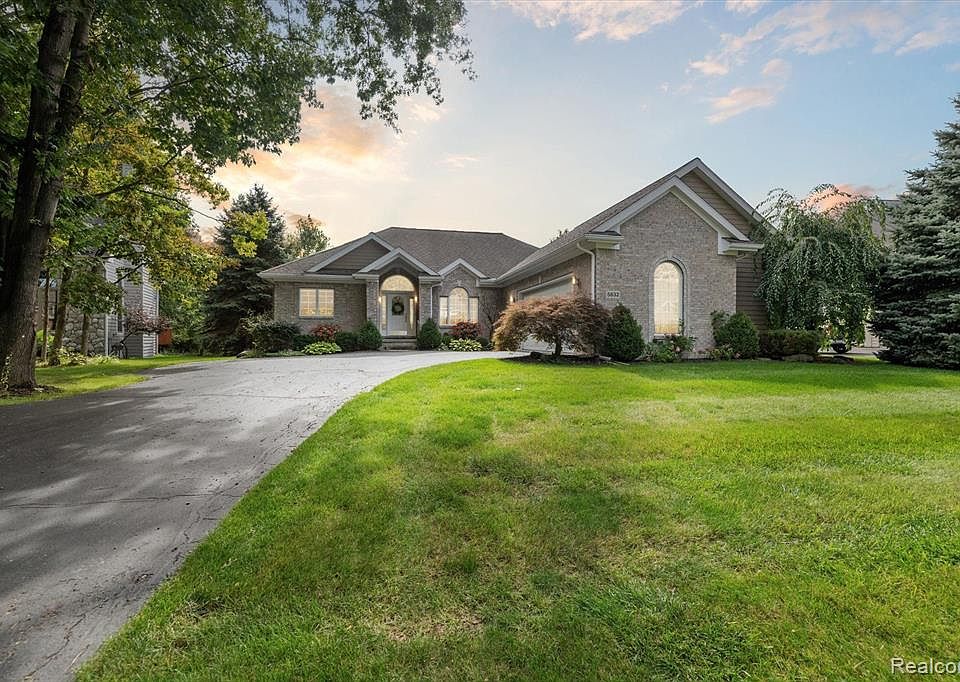 5832 Woodfield Pkwy, Grand Blanc, MI 48439 Zillow