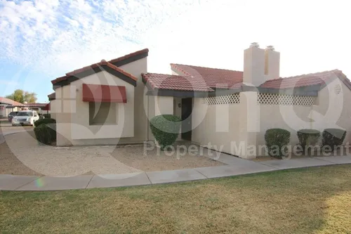 2118 E Center Ln #2 Photo 1