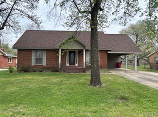 908 Davis Blvd, Sikeston, MO 63801