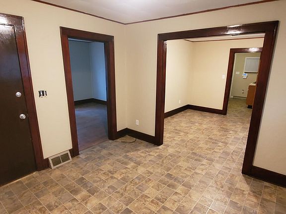 2nd image of 3008 Myrtle Ave
