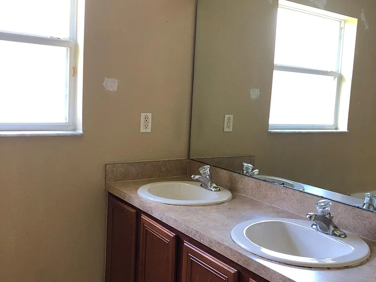 1144 Blackwater Pond Dr — Photo 10
