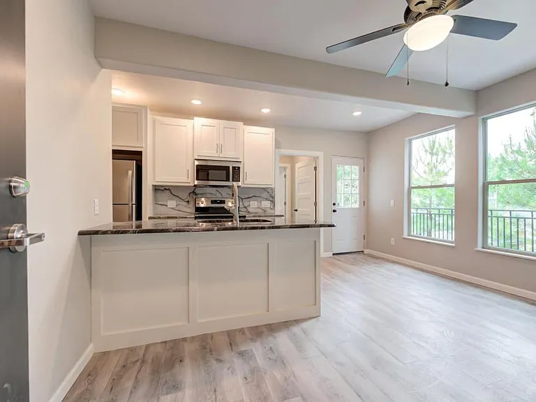 222 S University Blvd #6 — Photo 3