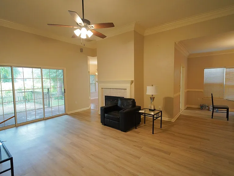 5370 Appledore Ln — Photo 4