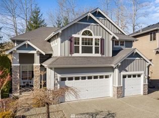 8236 NE 198th St, Kenmore, WA 98028