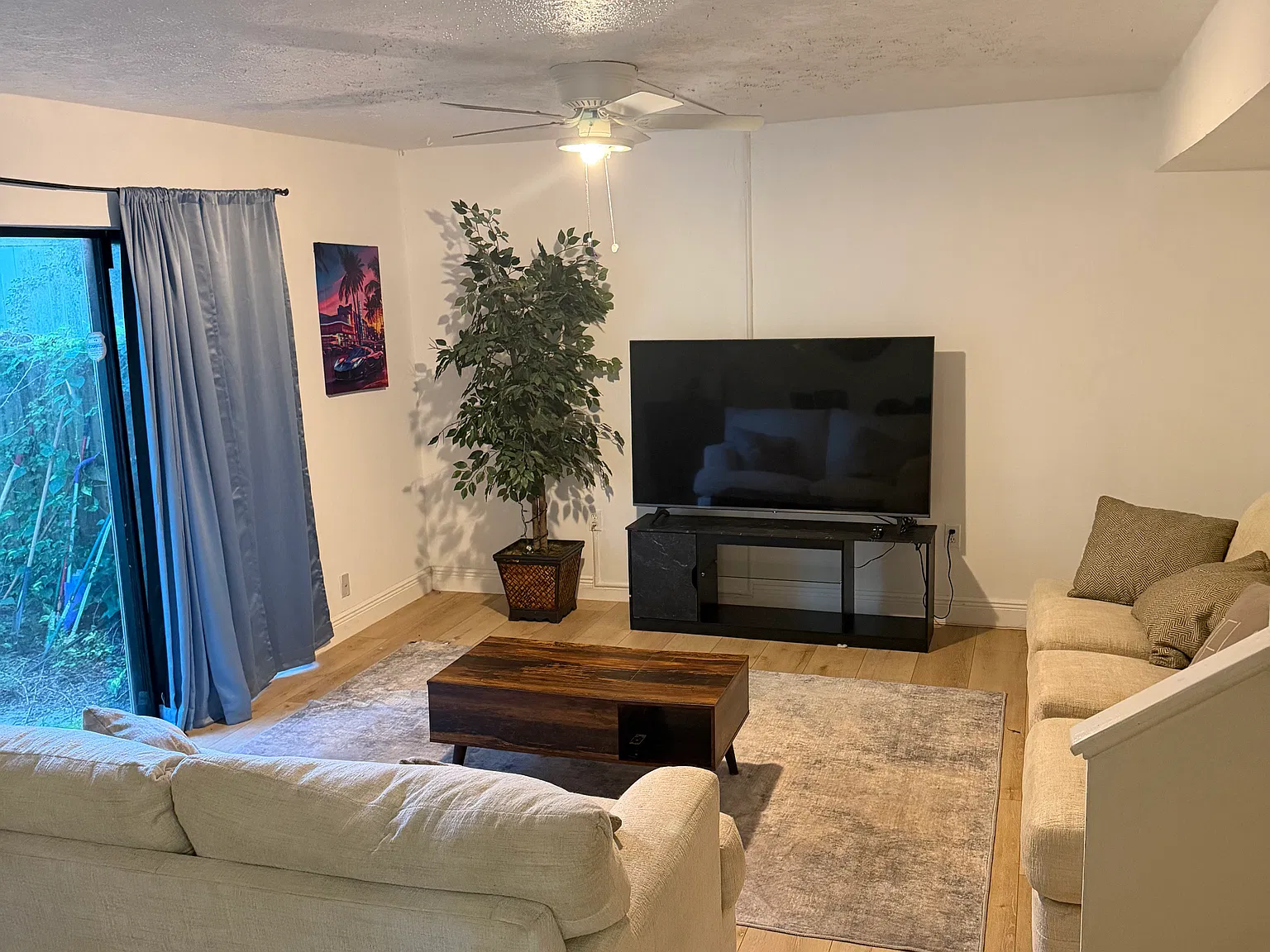 2 bed, 1.5 bath, 1012 sqft, $2,100 — Photo 3