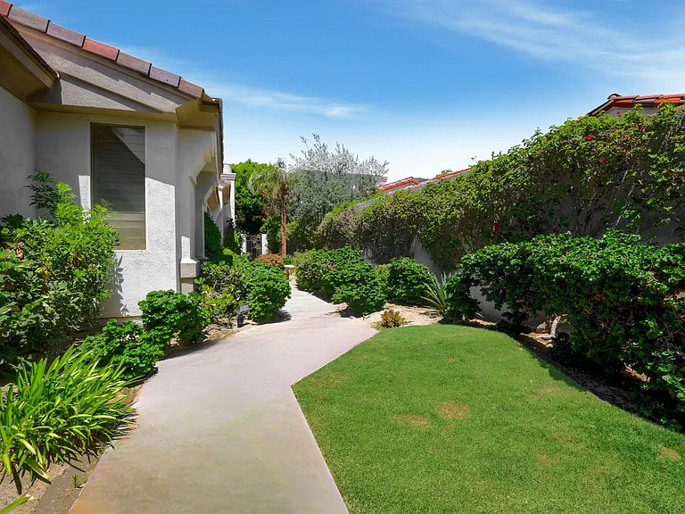 371 Indian Ridge Dr — Photo 2