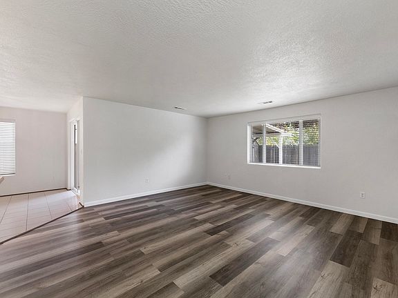 2nd image of 2740 Brae Dr