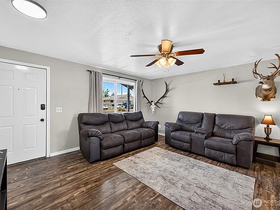 4th image of 405 Johnson ST