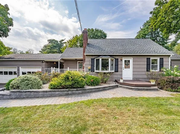 17 Oakridge Drive, Granby, CT 06035