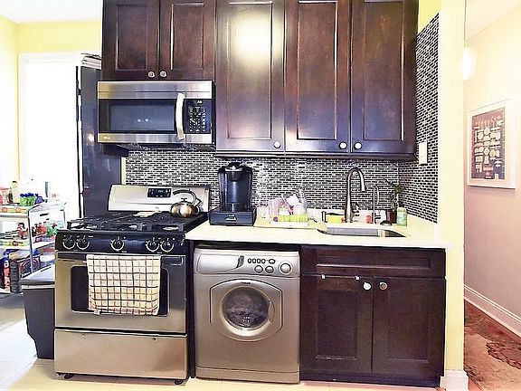 4th image of 345 Bedford Ave APT D4
