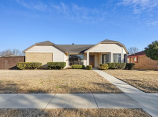 525 Quail Hollow Dr, Mesquite, TX 75150