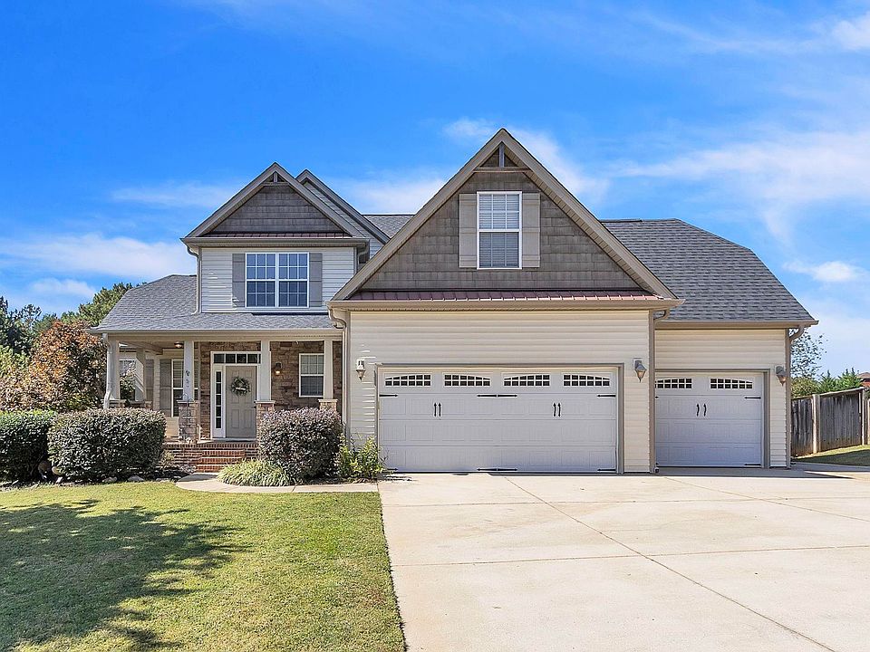 1st image of 39 Stoneledges Ln