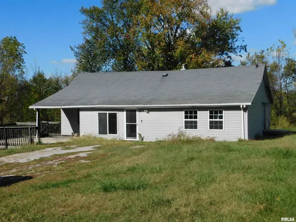 2517 State Highway 17 Hwy, Viola, IL 61486
