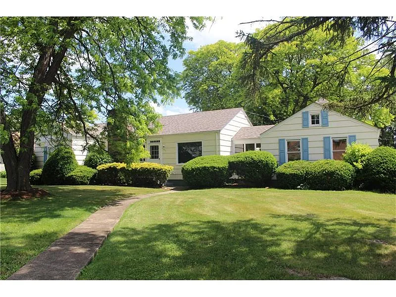 441 Victory Dr photo 1