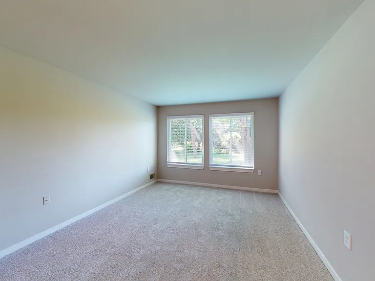 Seneca Place — Photo 73