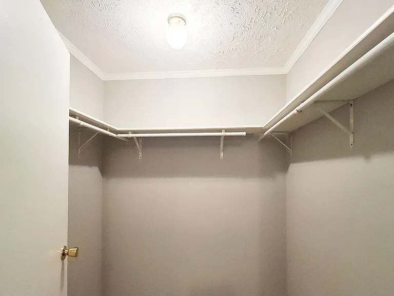 421 W Jefferson St — Photo 14